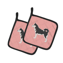 Load image into Gallery viewer, Siberian Husky Checkerboard Pink Pot Holders - Set of 2 - Heat-Resistant Kitchen Essentials BB3680PTHD