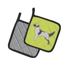 Load image into Gallery viewer, English Setter Checkerboard Green Pot Holders - Set of 2 - Heat-Resistant Kitchen Essentials BB3781PTHD