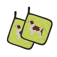 Load image into Gallery viewer, Welsh Springer Spaniel Checkerboard Green Pot Holders - Set of 2 - Heat-Resistant Kitchen Essentials BB3800PTHD
