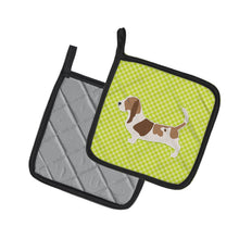 Load image into Gallery viewer, Basset Hound Checkerboard Green Pot Holders - Set of 2 - Heat-Resistant Kitchen Essentials BB3802PTHD