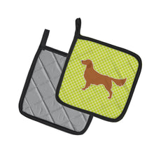 Load image into Gallery viewer, Golden Retriever Checkerboard Green Pot Holders - Set of 2 - Heat-Resistant Kitchen Essentials BB3804PTHD