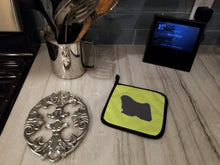 Load image into Gallery viewer, Puli Checkerboard Green Pot Holders - Set of 2 - Heat-Resistant Kitchen Essentials BB3863PTHD