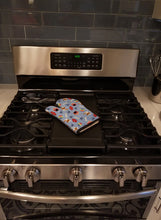 Load image into Gallery viewer, Shih Tzu Dog House Collection Oven Mitt BB3946OVMT