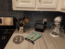 Load image into Gallery viewer, Christmas Airedale Oven Mitt BB4701OVMT