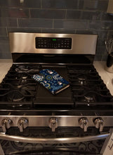 Load image into Gallery viewer, Blue Flowers Bernese Mountain Dog Oven Mitt BB5088OVMT