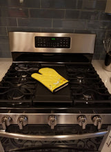Load image into Gallery viewer, Fruits and Vegetables in Yellow Oven Mitt BB5134OVMT