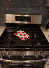 Load image into Gallery viewer, Strawberries on Pink Oven Mitt BB5146OVMT