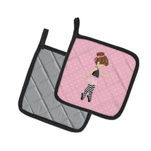 Load image into Gallery viewer, Ballerina Brunette Releve Pot Holders - Set of 2 - Heat-Resistant Kitchen Essentials BB5175PTHD