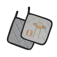 Load image into Gallery viewer, Alphabet O for Owl Pot Holders - Set of 2 - Heat-Resistant Kitchen Essentials BB5740PTHD