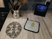 Load image into Gallery viewer, Alphabet T for Turtle Pot Holders - Set of 2 - Heat-Resistant Kitchen Essentials BB5745PTHD