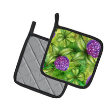 Load image into Gallery viewer, Shamrocks in Bloom Pot Holders - Set of 2 - Heat-Resistant Kitchen Essentials BB5756PTHD