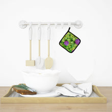 Load image into Gallery viewer, Shamrocks in Bloom Pot Holders - Set of 2 - Heat-Resistant Kitchen Essentials BB5756PTHD