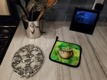 Load image into Gallery viewer, Irish Pot of Gold Pot Holders - Set of 2 - Heat-Resistant Kitchen Essentials BB5769PTHD