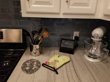 Load image into Gallery viewer, Easter Eggs Yellow Labrador Oven Mitt BB6055OVMT