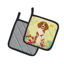 Load image into Gallery viewer, Easter Eggs Brittany Spaniel Pot Holders - Set of 2 - Heat-Resistant Kitchen Essentials BB6072PTHD