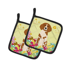 Load image into Gallery viewer, Easter Eggs Brittany Spaniel Pot Holders - Set of 2 - Heat-Resistant Kitchen Essentials BB6072PTHD