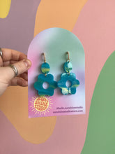 Load image into Gallery viewer, Flowers For Friends