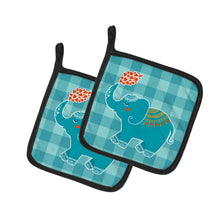 Load image into Gallery viewer, Elephant Love Pot Holders - Set of 2 - Heat-Resistant Kitchen Essentials BB6744PTHD