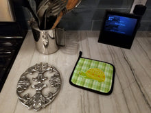 Load image into Gallery viewer, Turtle on the Move Pot Holders - Set of 2 - Heat-Resistant Kitchen Essentials BB6750PTHD