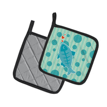 Load image into Gallery viewer, Polkadot Fish Pot Holders - Set of 2 - Heat-Resistant Kitchen Essentials BB6756PTHD