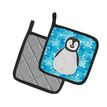 Load image into Gallery viewer, Penguin Pot Holders - Set of 2 - Heat-Resistant Kitchen Essentials BB6771PTHD