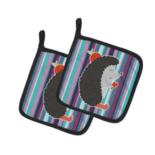 Load image into Gallery viewer, Hedgehog Pot Holders - Set of 2 - Heat-Resistant Kitchen Essentials BB6777PTHD
