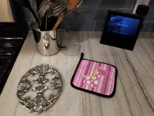 Load image into Gallery viewer, Girl Giraffe Pot Holders - Set of 2 - Heat-Resistant Kitchen Essentials BB6827PTHD