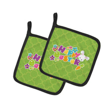 Load image into Gallery viewer, Happy Easter Green Quatrafoil Pot Holders - Set of 2 - Heat-Resistant Kitchen Essentials BB6900PTHD