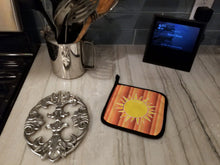 Load image into Gallery viewer, Sun with Stripes Pot Holders - Set of 2 - Heat-Resistant Kitchen Essentials BB6924PTHD