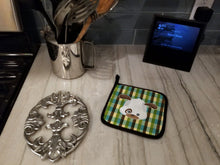 Load image into Gallery viewer, Dog Face Pot Holders - Set of 2 - Heat-Resistant Kitchen Essentials BB6925PTHD