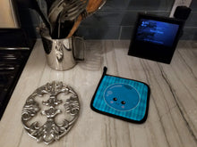 Load image into Gallery viewer, Blueberry Face Pot Holders - Set of 2 - Heat-Resistant Kitchen Essentials BB6984PTHD
