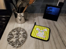 Load image into Gallery viewer, Easter White Rabbit with Flowers Pot Holders - Set of 2 - Heat-Resistant Kitchen Essentials BB7093PTHD
