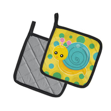 Load image into Gallery viewer, Snail on Polkadots Pot Holders - Set of 2 - Heat-Resistant Kitchen Essentials BB7104PTHD