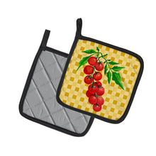 Load image into Gallery viewer, Cherry Tomato on Basketweave Pot Holders - Set of 2 - Heat-Resistant Kitchen Essentials BB7194PTHD