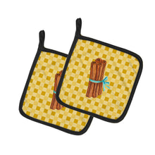 Load image into Gallery viewer, Cinnamon on Basketweave Pot Holders - Set of 2 - Heat-Resistant Kitchen Essentials BB7197PTHD