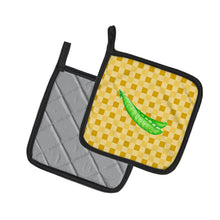 Load image into Gallery viewer, Peas on Basketweave Pot Holders - Set of 2 - Heat-Resistant Kitchen Essentials BB7207PTHD