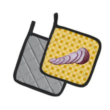 Load image into Gallery viewer, Red Onion on Basketweave Pot Holders - Set of 2 - Heat-Resistant Kitchen Essentials BB7211PTHD