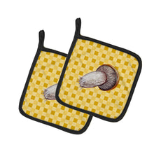Load image into Gallery viewer, Rotkappe Mushroom on Basketweave Pot Holders - Set of 2 - Heat-Resistant Kitchen Essentials BB7212PTHD
