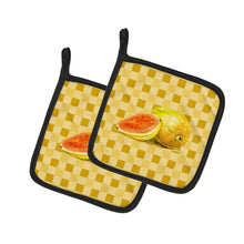 Load image into Gallery viewer, Guava Sliced and Whole on Basketweave Pot Holders - Set of 2 - Heat-Resistant Kitchen Essentials BB7229PTHD