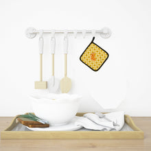 Load image into Gallery viewer, Sliced Oranges on Basketweave Pot Holders - Set of 2 - Heat-Resistant Kitchen Essentials BB7240PTHD