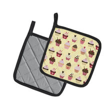 Load image into Gallery viewer, Cupcakes on Yellow Pot Holders - Set of 2 - Heat-Resistant Kitchen Essentials BB7295PTHD