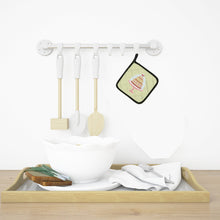 Load image into Gallery viewer, Decorated Cake on Green Pot Holders - Set of 2 - Heat-Resistant Kitchen Essentials BB7305PTHD