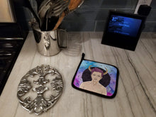 Load image into Gallery viewer, Taurus Zodiac Sign Pot Holders - Set of 2 - Heat-Resistant Kitchen Essentials BB7318PTHD