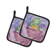 Load image into Gallery viewer, Turtle Bathing Watercolor Pot Holders - Set of 2 - Heat-Resistant Kitchen Essentials BB7344PTHD