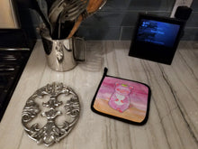 Load image into Gallery viewer, Pig Watercolor Pot Holders - Set of 2 - Heat-Resistant Kitchen Essentials BB7416PTHD