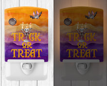 Load image into Gallery viewer, Halloween Trick or Treat Ceramic Night Light BB7461CNL