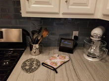 Load image into Gallery viewer, Tea Cup and Flowers Pink Oven Mitt BB7481OVMT