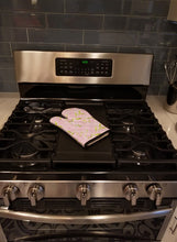Load image into Gallery viewer, Gemoetric Circles on Pink Watercolor Oven Mitt BB7492OVMT
