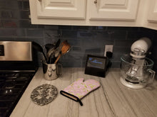 Load image into Gallery viewer, Gemoetric Circles on Pink Watercolor Oven Mitt BB7492OVMT