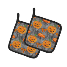 Load image into Gallery viewer, Watecolor Halloween Pumpkins Pot Holders - Set of 2 - Heat-Resistant Kitchen Essentials BB7521PTHD